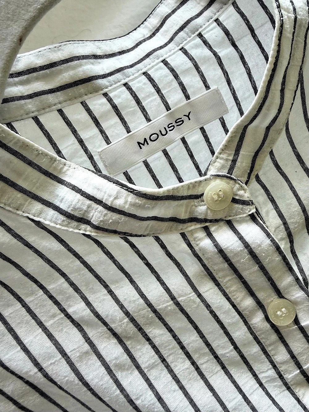 MOUSSY Striped Collarless Button-Up Shirt | White Grey Pinstripe Long Sleeve - Picture 7 of 8